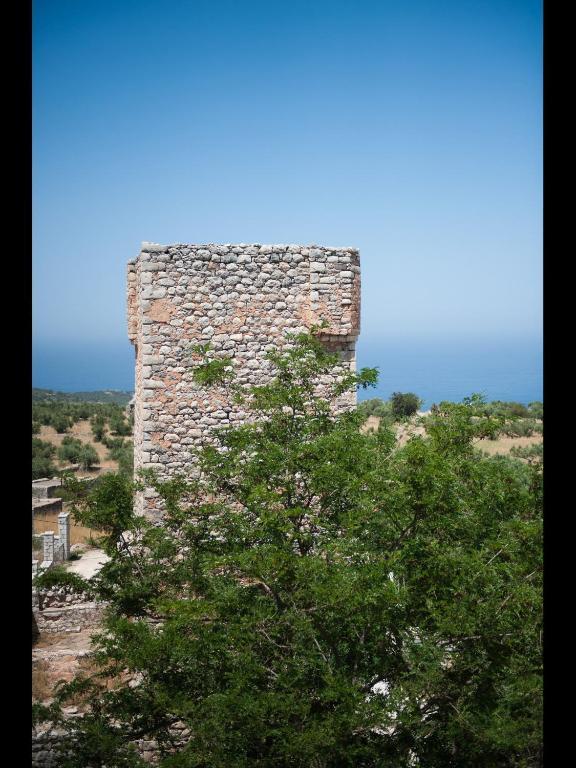 Arapakis Historic Castle Aparthotel Pyrgos Dirou Room photo